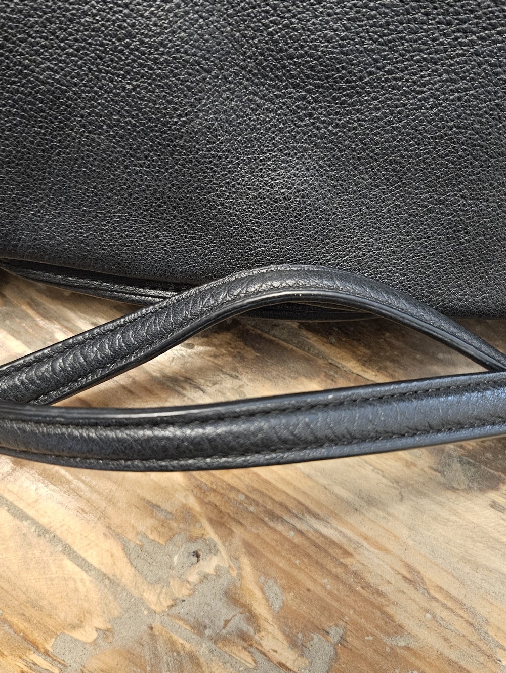 Coach Black Pebbled Leather Shoulder Bag with Gold Chain - Picture 10 of 10